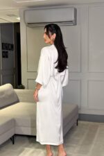 Robe Longo Off-white Eterno.